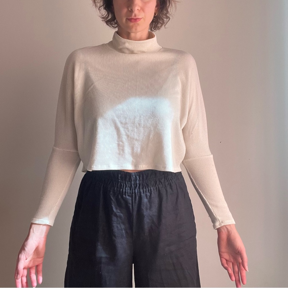 Mockneck crop top in cream